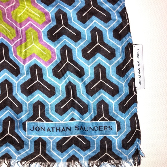 NWOT Jonathan Saunders printed scarf OS - Picture 6 of 10